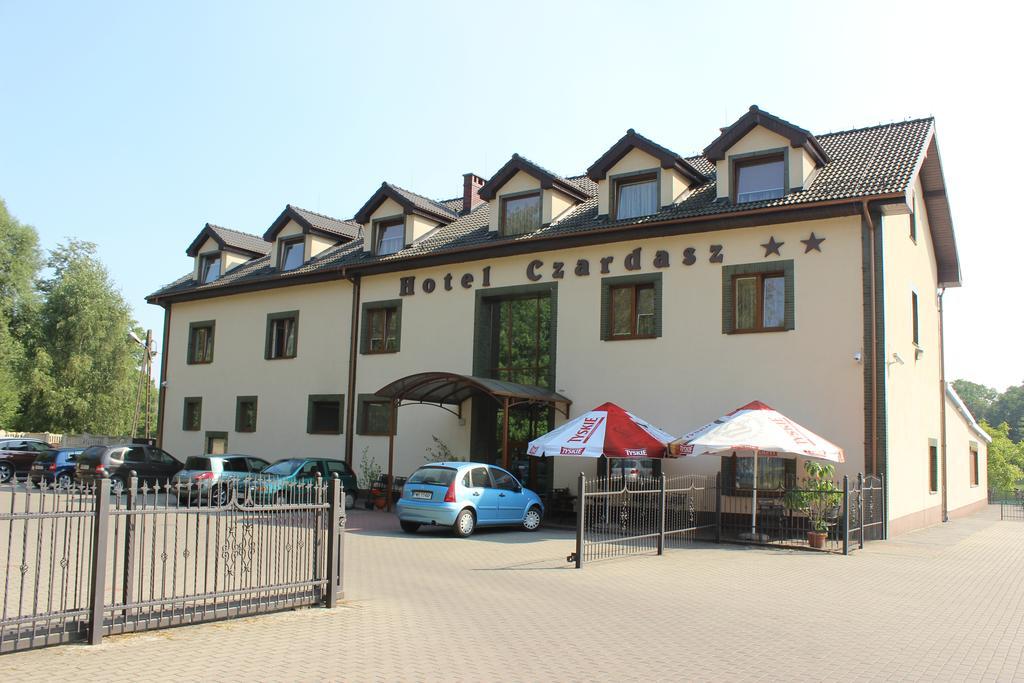 Hotel Czardasz Wrzesnia Ngoại thất bức ảnh
